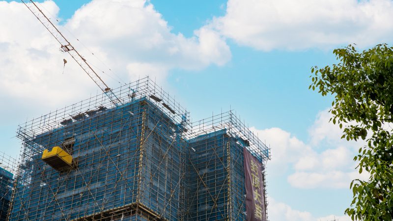 建筑资质代办：2025收费标准解析与合规要点